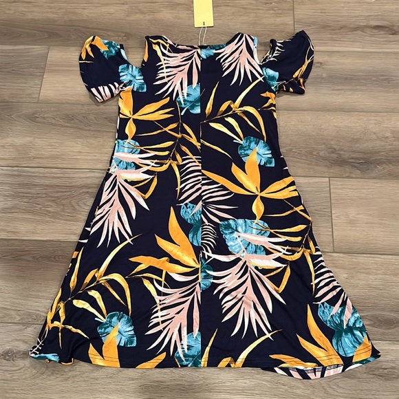 NWT Hao MeiLi Collection Cold Shoulder Hawaiian Tropical Dress w/Pockets - Picture 16 of 16